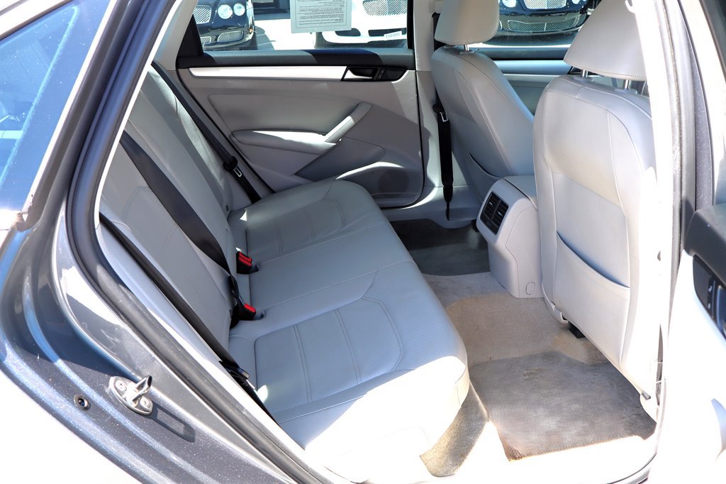 Used 2013 Volkswagen Passat TDI SE FWD image 20