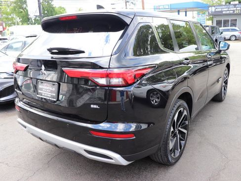 Used 2024 Mitsubishi Outlander FWD image 5