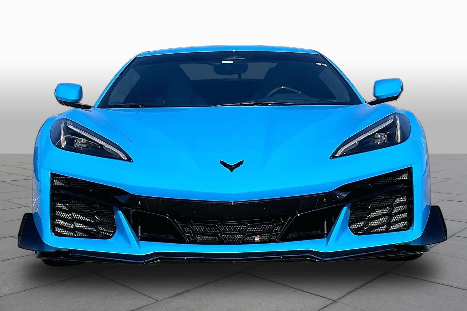 Used 2024 Chevrolet Corvette Z06 w/ Z07 Performance Package RWD image 5
