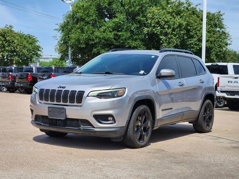 Certified 2021 Jeep Cherokee Latitude Plus FWD image 3