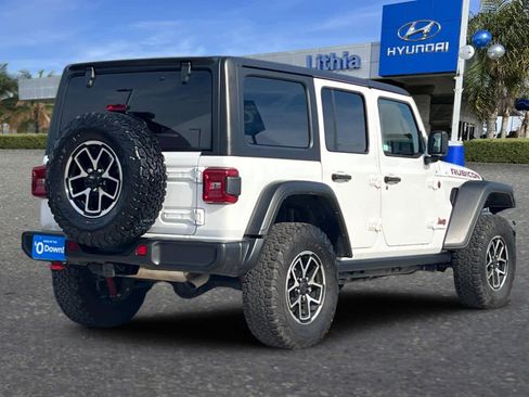 Used 2024 Jeep Wrangler Unlimited Rubicon image 2