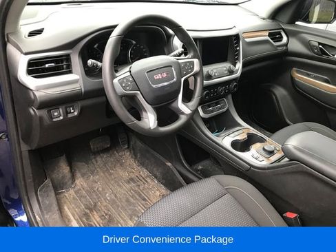 Certified 2023 GMC Acadia SLE w/ Driver Convenience Package AWD/4WD image 3