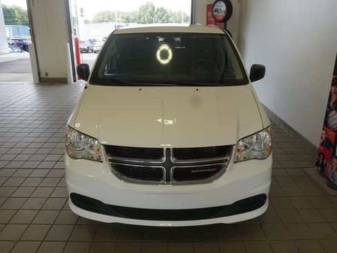Used 2020 Dodge Grand Caravan SE FWD image 9