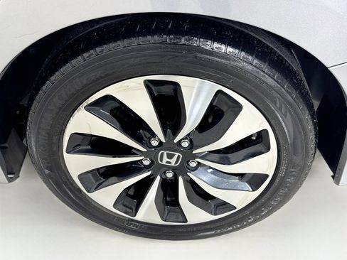 Used 2017 Honda Accord EX-L image 40