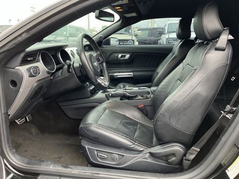 Used 2018 Ford Mustang Premium image 30