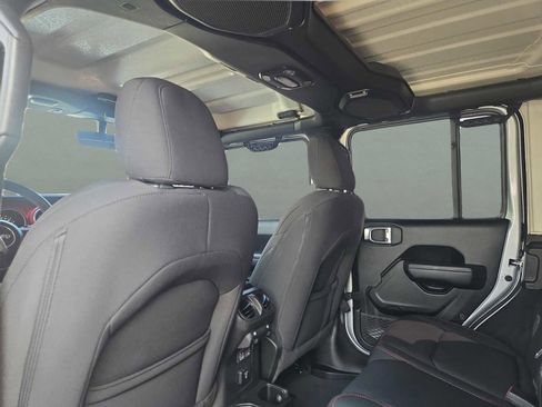 Used 2023 Jeep Wrangler Unlimited Rubicon image 14