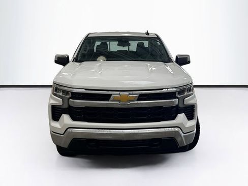 Used 2025 Chevrolet Silverado 1500 LT image 4