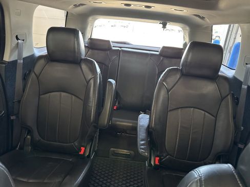 Used 2014 GMC Acadia SLT image 30