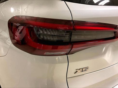 Used 2021 BMW X5 M50i w/ Executive Package image 27