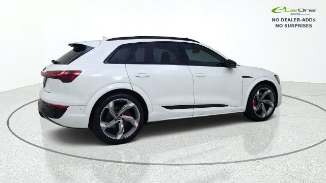 Used 2024 Audi Q8 e-tron Premium AWD/4WD image 9