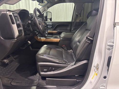 Used 2019 Chevrolet Silverado 2500 LTZ w/ Duramax Plus Package image 9