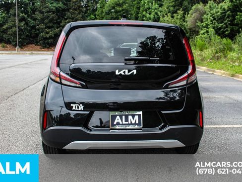 Used 2025 Kia Soul LX w/ LX Technology Package FWD image 11