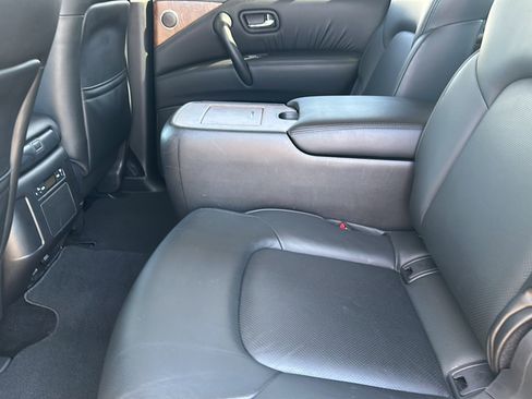 Used 2023 Nissan Armada SL w/ Captain's Chairs Package image 18