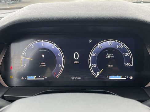 Used 2023 Jeep Grand Cherokee Altitude image 35