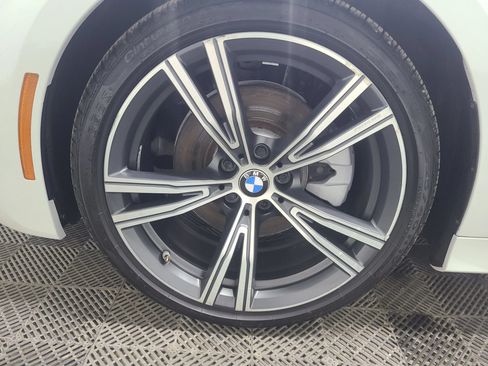 Used 2019 BMW 330i Sedan w/ M Sport Package RWD image 18