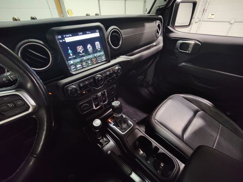 Used 2021 Jeep Gladiator Overland w/ Popular Equipment Package AWD/4WD image 40