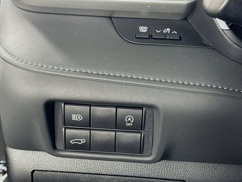 Used 2023 Toyota Highlander XSE FWD image 10