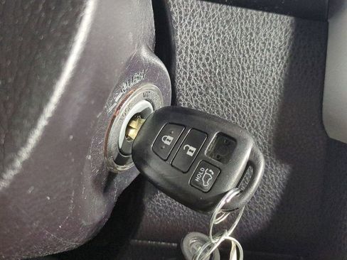 Used 2018 Toyota Highlander Plus AWD/4WD image 36