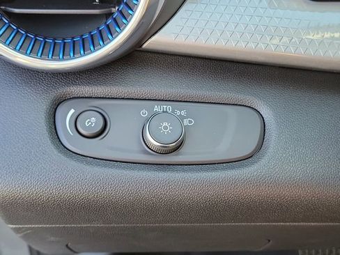 New 2026 Chevrolet Trax LT image 19