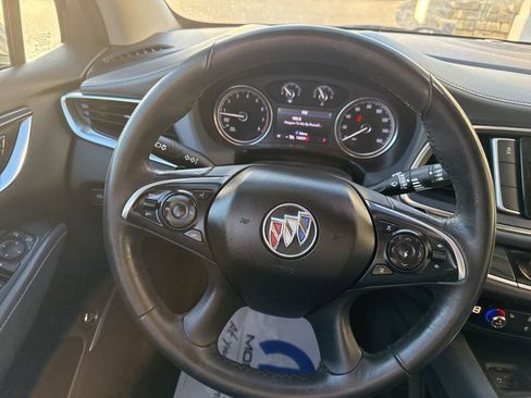 Used 2021 Buick Enclave Essence image 13