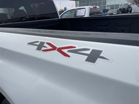 Used 2022 Chevrolet Silverado 1500 Custom image 5