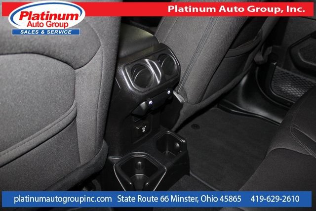 Used 2019 Jeep Wrangler Unlimited Sahara w/ Safety Group AWD/4WD image 28