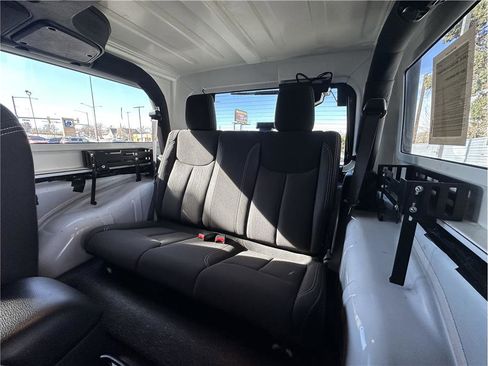 Used 2017 Jeep Wrangler Sahara w/ Connectivity Group image 16