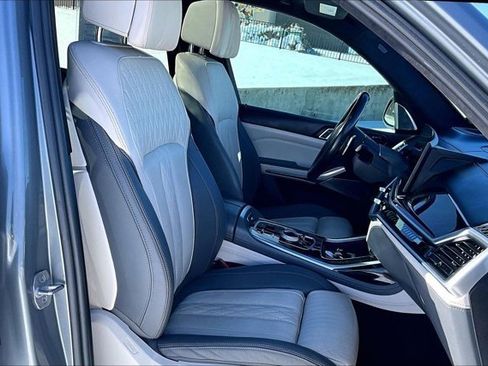 Used 2023 BMW X7 M60i w/ Executive Package image 30