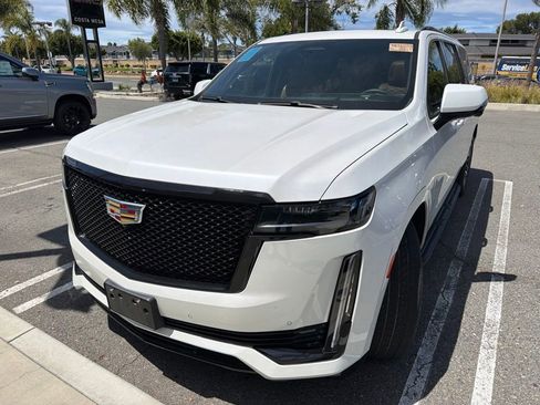 Used 2022 Cadillac Escalade ESV Sport w/ Touring Package AWD/4WD image 2
