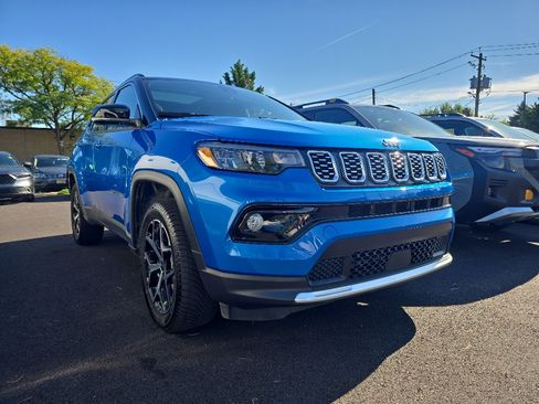 Used 2025 Jeep Compass Limited w/ Sun & Sound Group AWD/4WD image 2