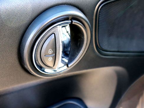 Used 2019 MINI Cooper Countryman image 13