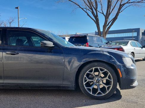 Used 2018 Chrysler 300 Touring w/ Sport Appearance Package image 4