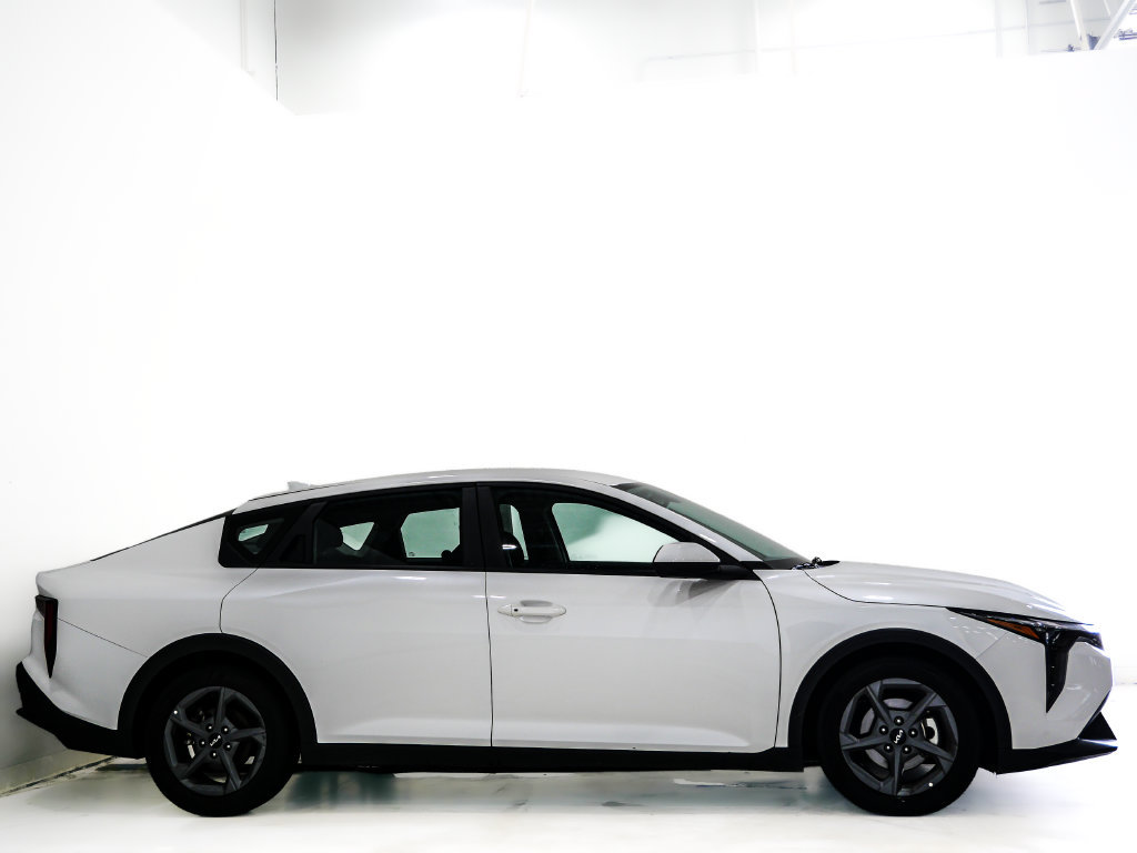 Used 2025 Kia K4 FWD image 4
