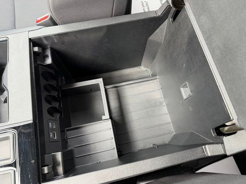 Certified 2025 Toyota Tundra SR AWD/4WD image 17