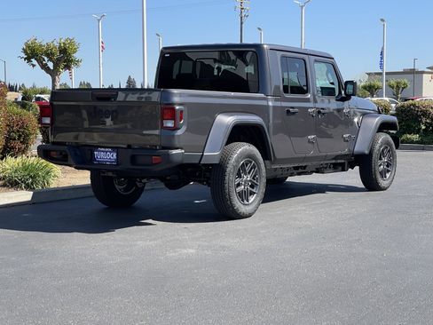 New 2026 Jeep Gladiator Sport AWD/4WD image 7