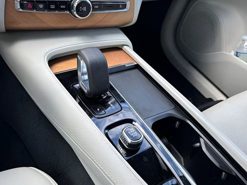 Used 2022 Volvo XC90 T8 Inscription Expression w/ Advanced Package image 17