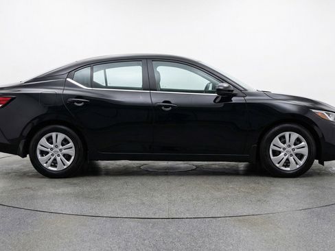 Used 2025 Nissan Sentra S FWD image 11