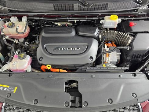 Used 2022 Chrysler Pacifica Limited w/ Uconnect Theater Family Group FWD image 17