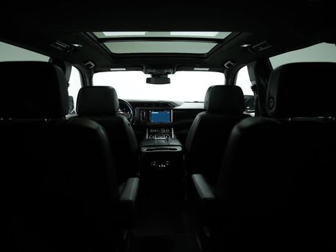 Used 2024 GMC Yukon XL Denali image 15