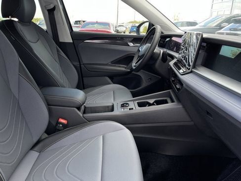 New 2026 Volkswagen Tiguan SE image 23