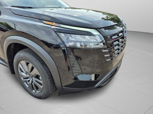 New 2026 Nissan Pathfinder SV w/ Cargo Package FWD image 36