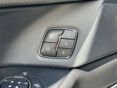 Used 2018 Ford Expedition Limited w/ Equipment Group 302A RWD image 27