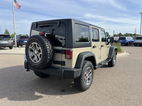 Used 2017 Jeep Wrangler Unlimited Rubicon w/ Connectivity Group AWD/4WD image 9