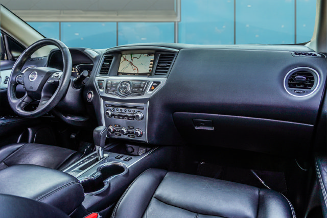 Used 2019 Nissan Pathfinder SL FWD image 34