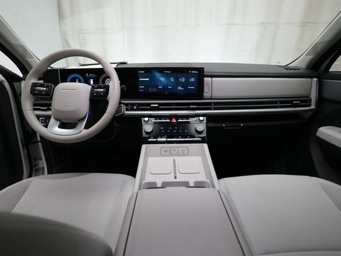 Used 2026 Hyundai Santa Fe SE FWD image 5