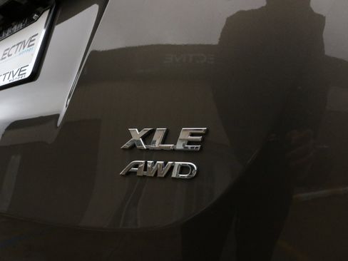 Used 2015 Toyota RAV4 XLE image 11