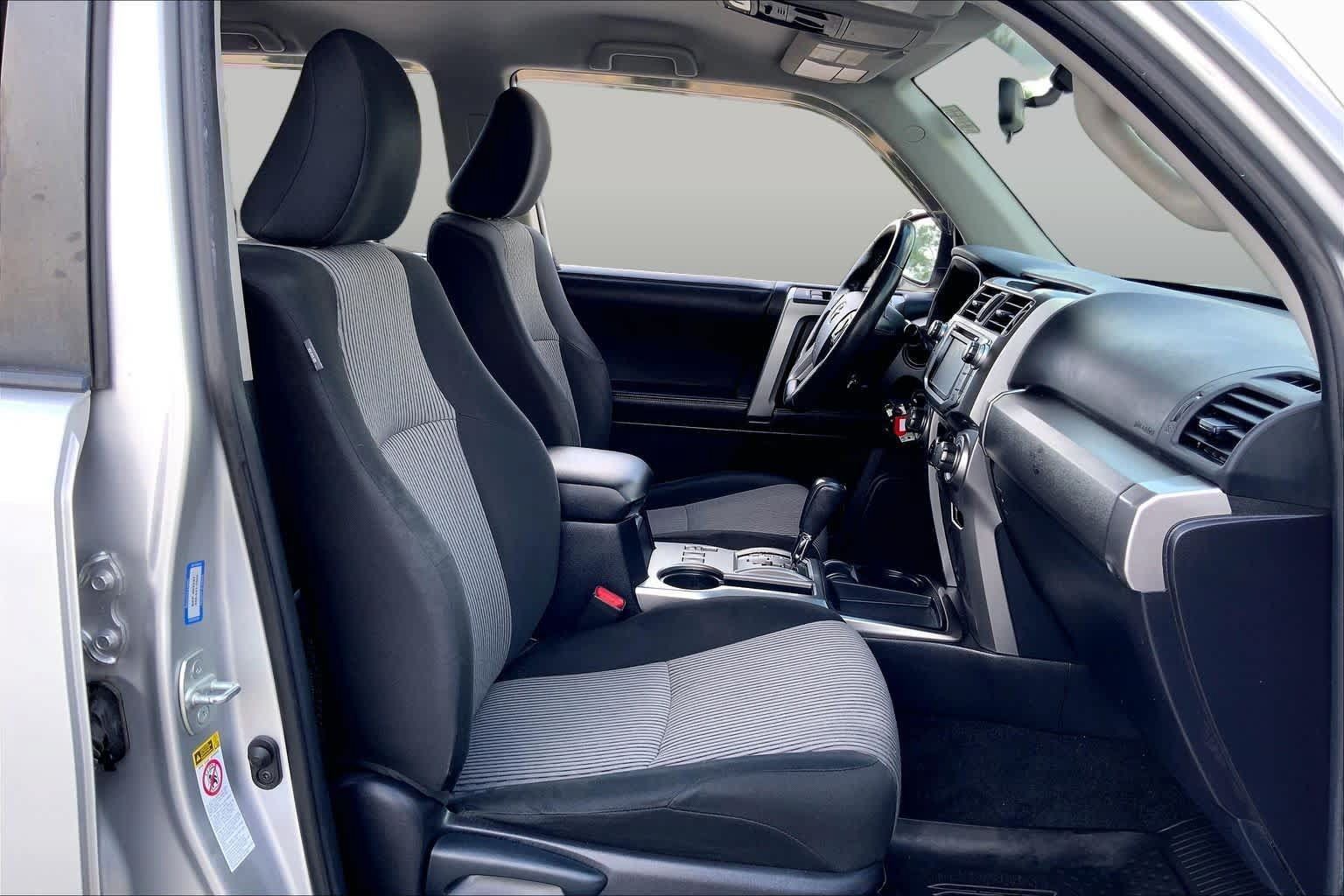 Used 2016 Toyota 4Runner SR5 RWD image 9