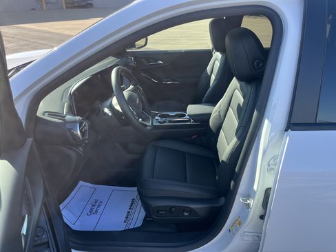 Used 2026 Chevrolet Equinox LT w/ Convenience Package II AWD/4WD image 9