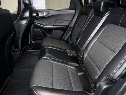 Used 2023 Ford Escape SE image 23