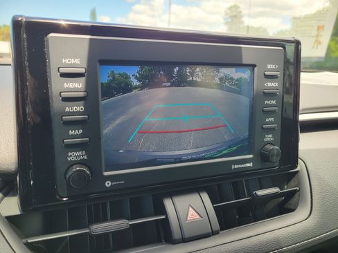 Used 2021 Toyota RAV4 XLE FWD image 21